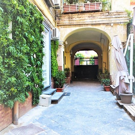 Residence E Appartamenti Bausan Наполи Екстериор снимка