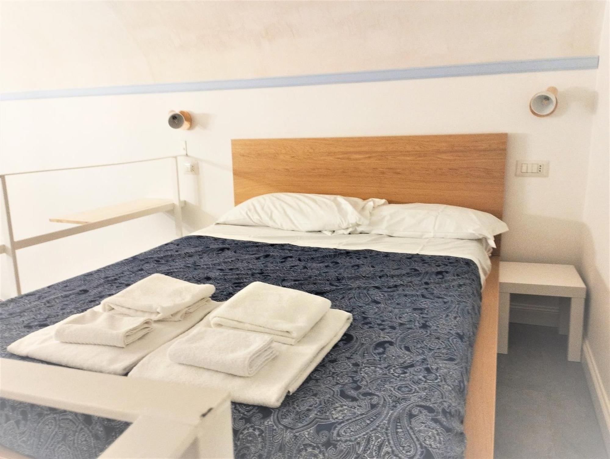 Residence E Appartamenti Bausan Наполи Екстериор снимка