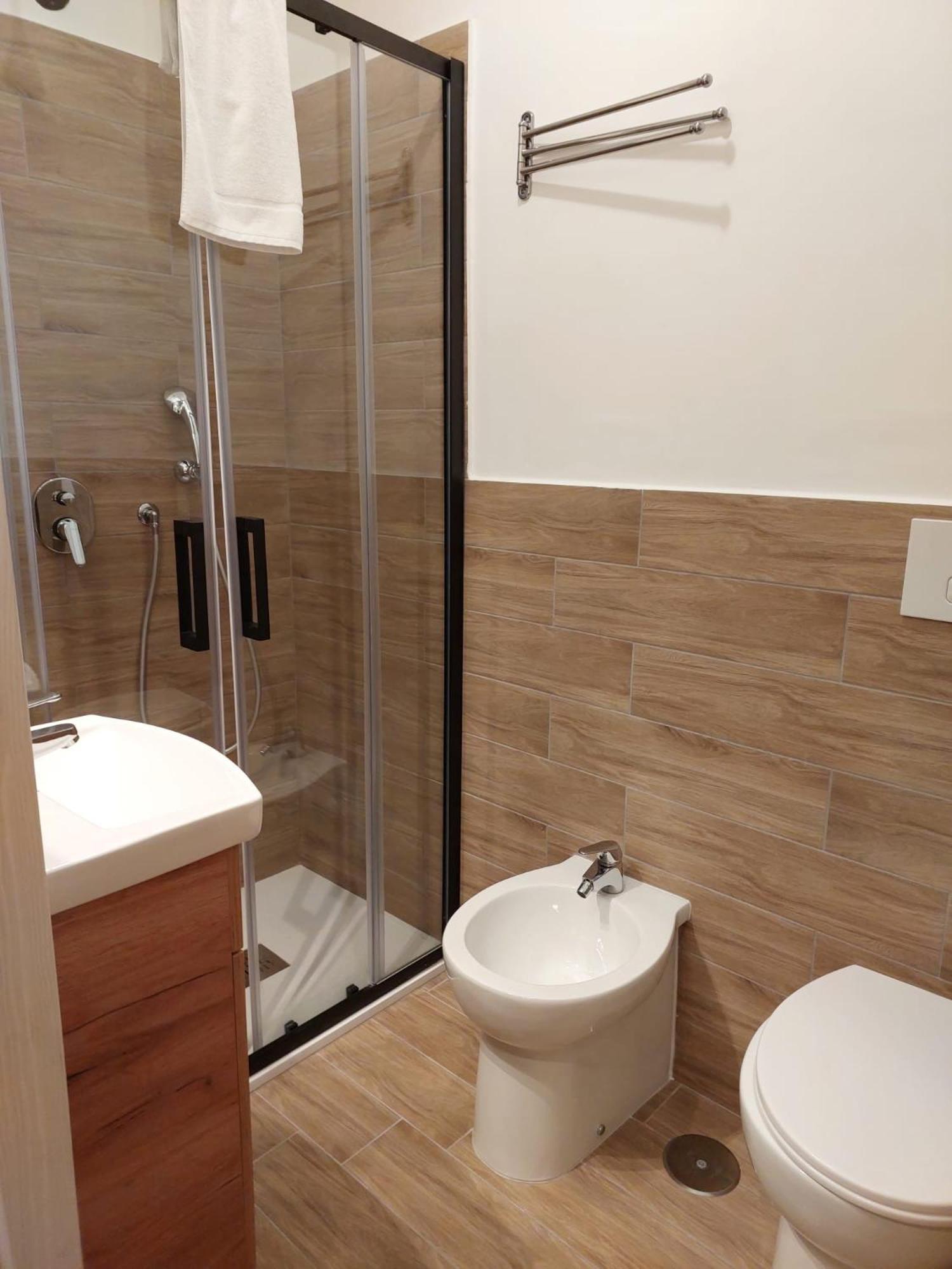Residence E Appartamenti Bausan Наполи Екстериор снимка