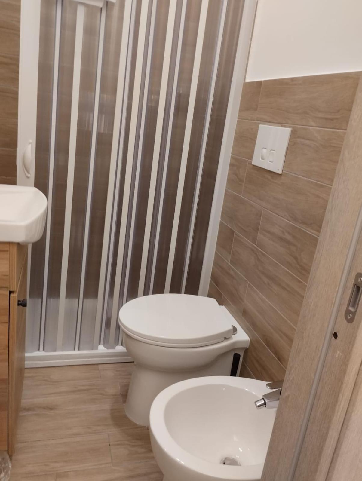 Residence E Appartamenti Bausan Наполи Екстериор снимка